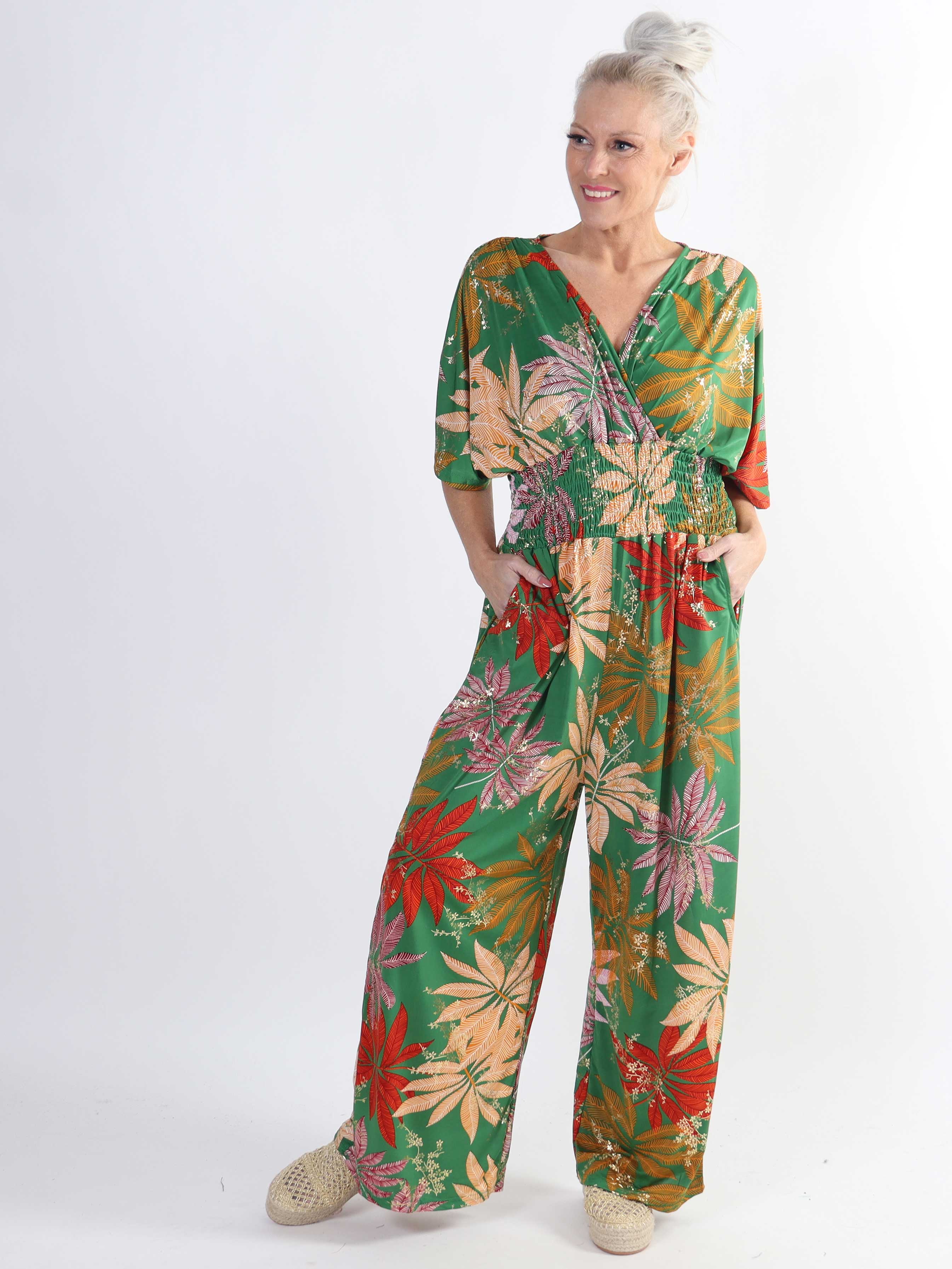 Pams Multi Leaf Jumpsuit - Elastisk plus size buksedragt med bladmønster